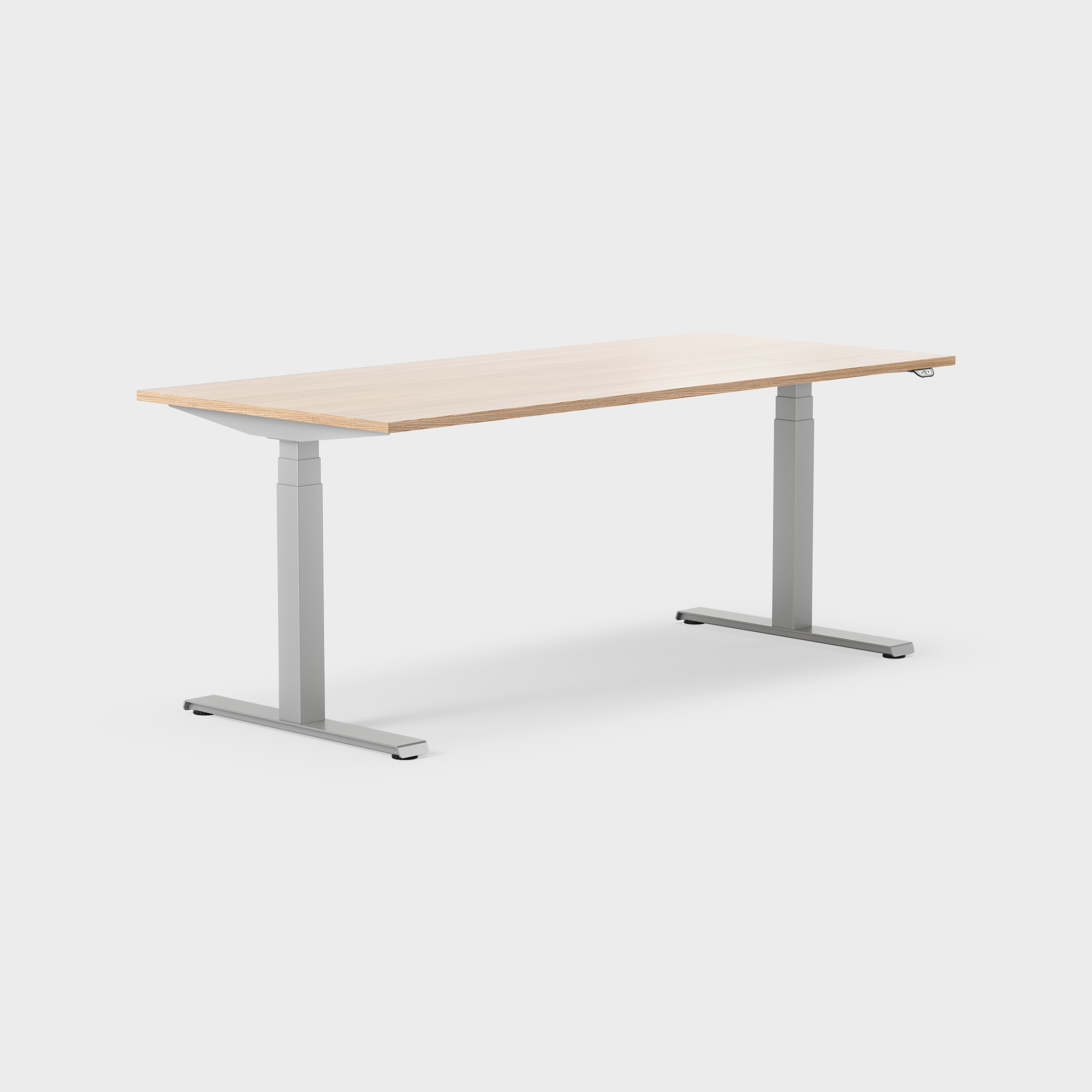 Sarja[P] 180 x 80 cm, Sähköpöytä, jalat hopeanharmaat, säätöväli 620-1270 mm (SSP6), levy tammilaminaattia
